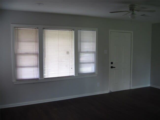 property at 7522 S Hall St