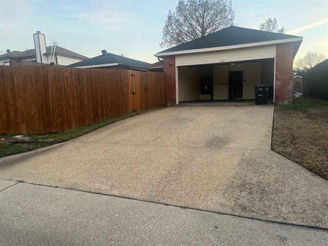 1111 Dandelion Dr in Mesquite, TX - Foto de edificio - Building Photo