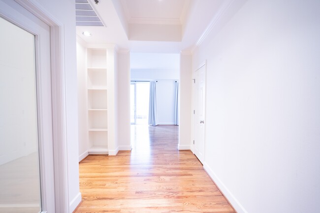 property at 2520 Robinhood St