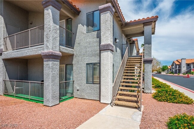 1575 W Warm Springs Rd