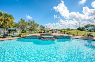 Fairways at South Shore in League City, TX - Building Photo - Building Photo