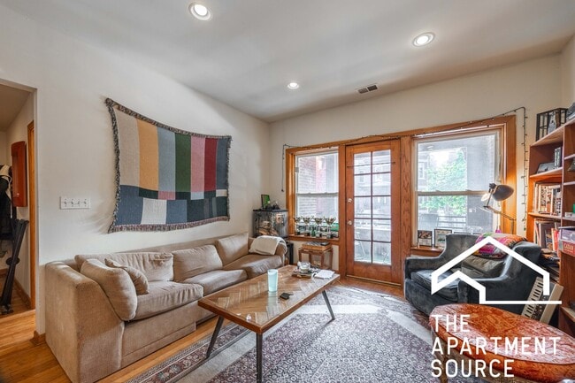property at 2724 N Kimball Ave