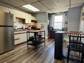 139 E Squantum St, Unit 2 in Quincy, MA - Building Photo - Building Photo
