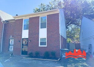 5555 Blossom Ln in Memphis, TN - Building Photo - Building Photo