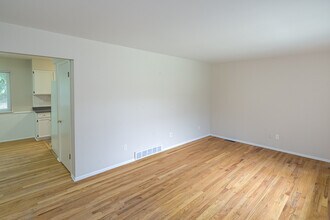 900 Patricia Ave in Ann Arbor, MI - Building Photo - Building Photo