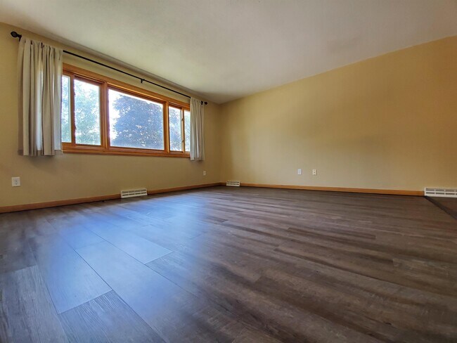 4023 5th Pl NW in Rochester, MN - Building Photo - Building Photo