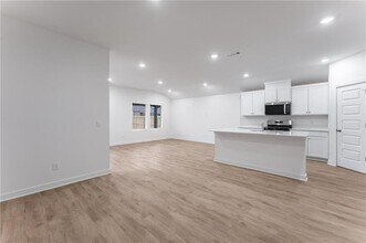 138 S Maroon Ave in Fayetteville, AR - Foto de edificio - Building Photo