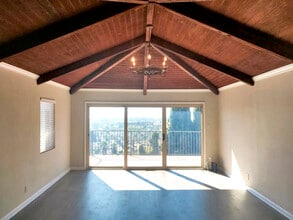 2043 Altamont Rd in San Leandro, CA - Building Photo - Building Photo