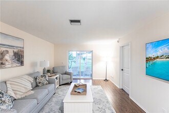 6775 Lake McGregor Cir in Ft. Myers, FL - Building Photo - Building Photo