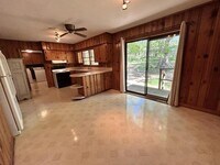 207 Brooks St photo'