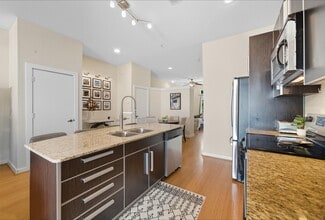 806 Jackson Hill St in Houston, TX - Building Photo - Building Photo