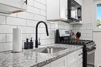 22 2nd St, Unit SI ID1032305P in Mount Clemens, MI - Foto de edificio - Building Photo