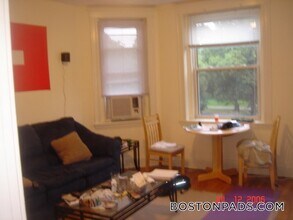 35 Park Dr in Boston, MA - Building Photo - Building Photo