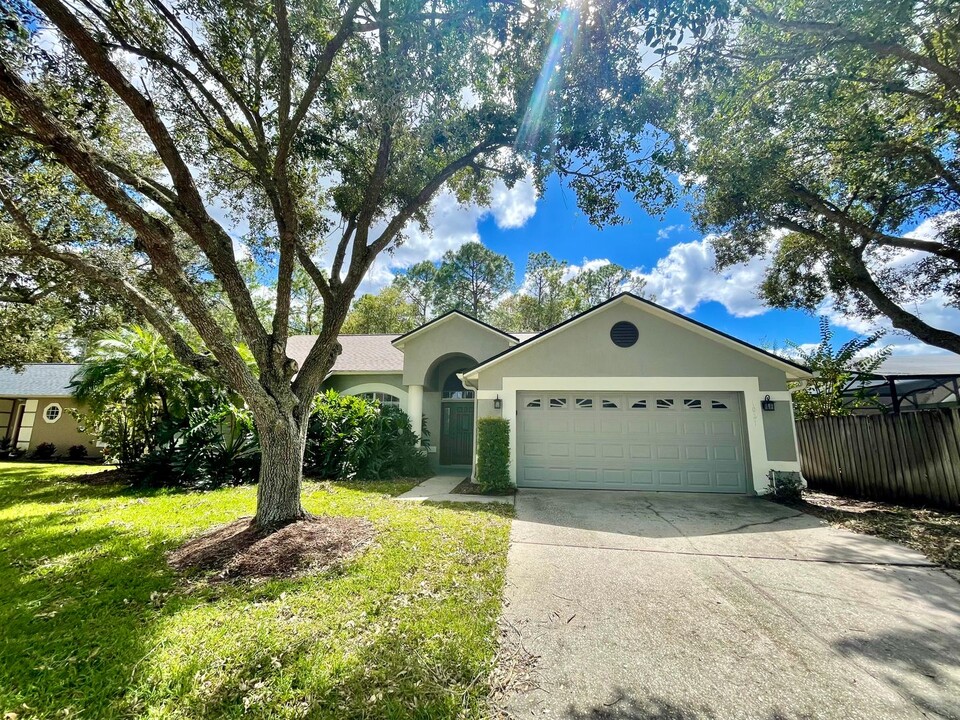 1023 W Riviera Blvd in Oviedo, FL - Building Photo