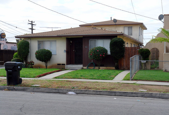 704 Manchester Dr in Inglewood, CA - Foto de edificio - Building Photo