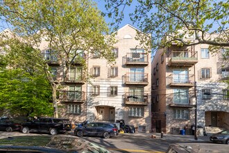 99 Lorimer St in Brooklyn, NY - Foto de edificio - Building Photo