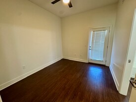 1766 N Gregg Ave, Unit 5 in Fayetteville, AR - Building Photo