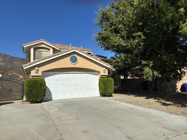 property at 5585 Osborne Ct