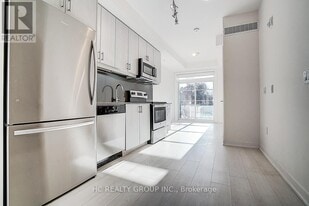 57 Finch Ave W in Toronto, ON - Building Photo