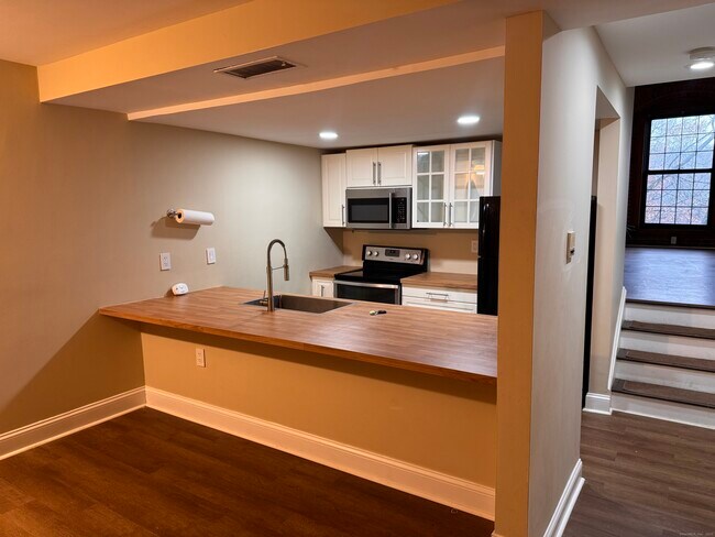 1 Front St in New Haven, CT - Building Photo - Building Photo