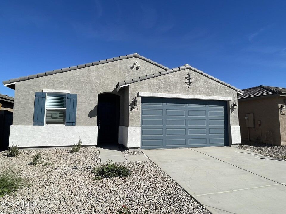 36958 W Prado St in Maricopa, AZ - Building Photo