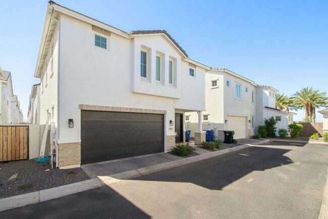 5464 S Dillon Cir in Mesa, AZ - Building Photo - Building Photo