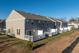 Promenade at Somerset in Somerset, NJ - Building Photo - Building Photo