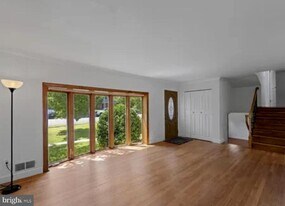 4702 Eaton Pl in Alexandria, VA - Building Photo