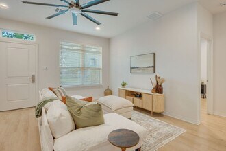 Brand New 6 Bed, 6.5 Bath, 3 Story Townhomes w/ Bonus Room & Balcony! in College Station, TX - Building Photo - Building Photo