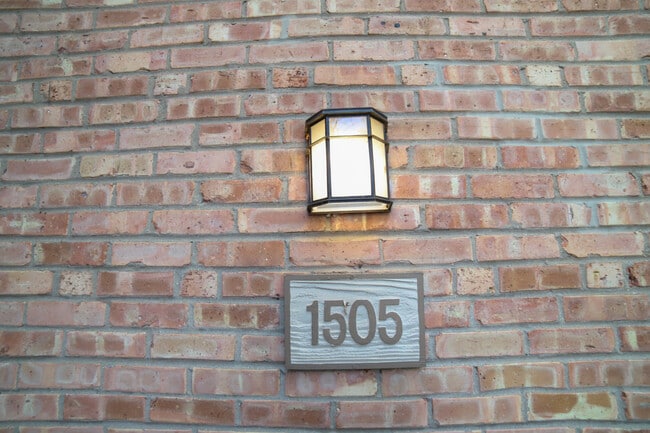 1505 Fairway Dr in Lisle, IL - Building Photo - Building Photo
