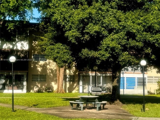 1751 NW 75th Ave in Plantation, FL - Building Photo - Building Photo