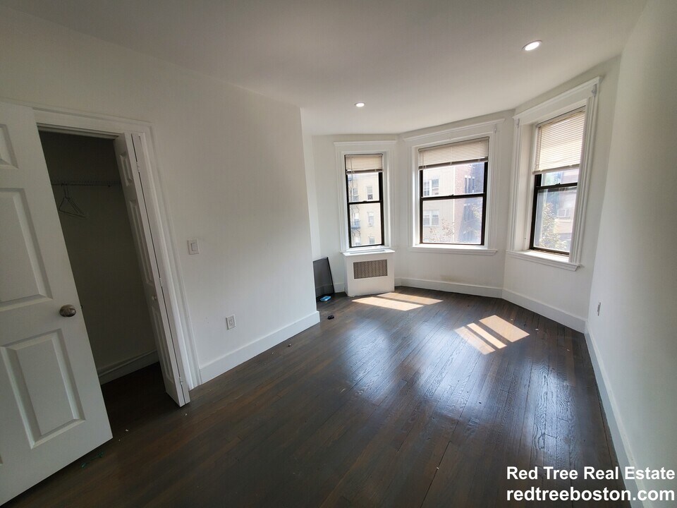 36 Peterborough St, Unit 25 in Boston, MA - Foto de edificio