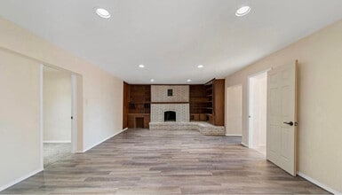 10240 Calcutta Dr in Socorro, TX - Building Photo - Building Photo