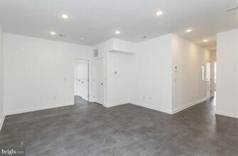 1154 S Sydenham St, Unit 2 in Philadelphia, PA - Building Photo - Building Photo