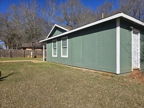 10226 Country Hills Blvd in Tyler, TX - Building Photo - Building Photo