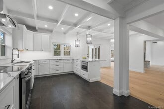 88 Strathmore Rd in Scarsdale, NY - Building Photo - Building Photo
