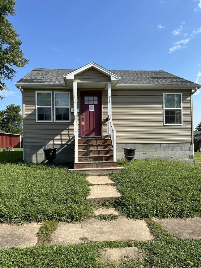 property at 609 E Cherry Ave