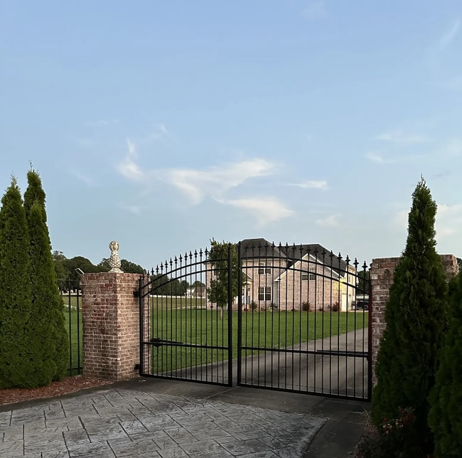 2819 Sheegog Ln