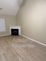 277 Lossie Ln in Mcdonough, GA - Building Photo