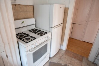 1723 Winona Blvd, Unit 1723 in Los Angeles, CA - Building Photo - Building Photo