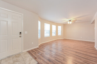 17022 E Wagontrail Pkwy in Aurora, CO - Foto de edificio - Building Photo
