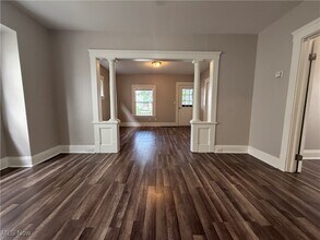 3327 W 88th St in Cleveland, OH - Building Photo - Building Photo