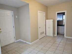 24970 Dewdney Trunk Rd in Maple Ridge, BC - Building Photo - Building Photo