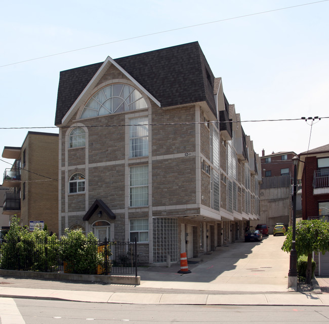 1-15 Dhir Mews in Toronto, ON - Building Photo - Building Photo