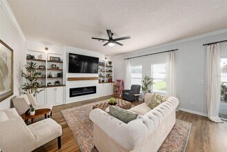 2906 Cypress Bowl Rd in Lutz, FL - Building Photo - Building Photo
