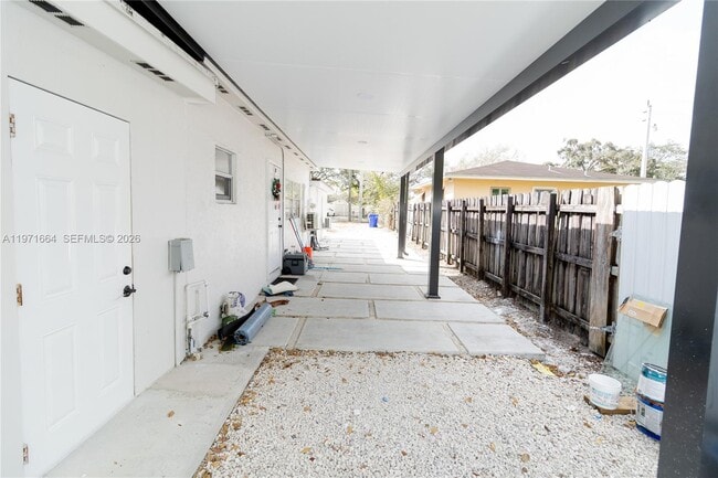 5803 Buchanan St in Hollywood, FL - Foto de edificio - Building Photo