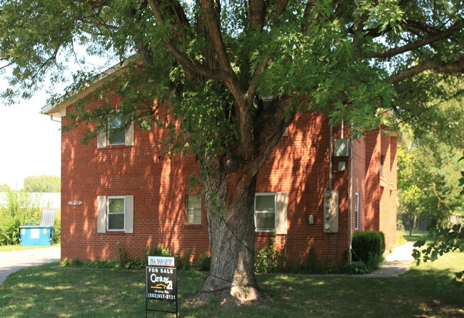 3807 Grissom Way in Louisville, KY - Foto de edificio - Building Photo