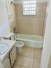 220 SW 9th Ave in Hallandale Beach, FL - Building Photo - Building Photo