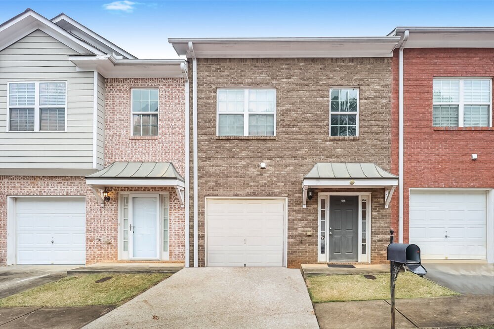 5023 Lower Elm St in Atlanta, GA - Building Photo