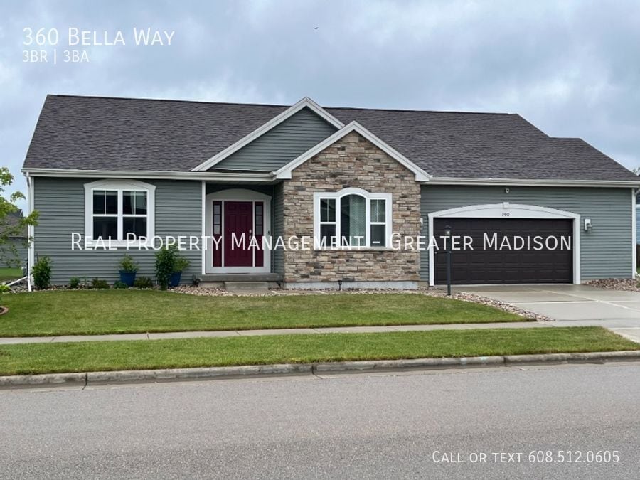 360 Bella Way in Sun Prairie, WI - Building Photo